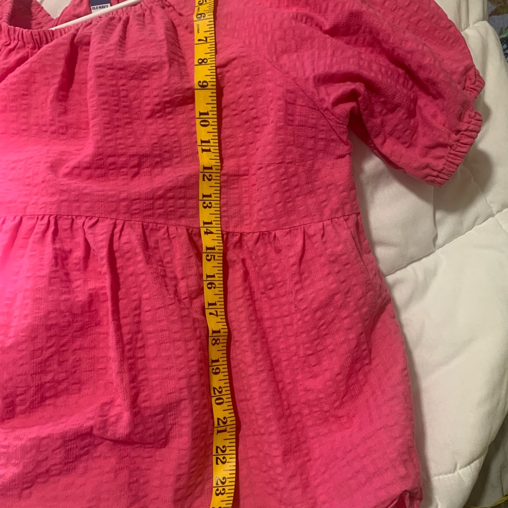 XL Old Navy Vibrant Pink Top! Feminine & Fun!Light-Weight & Comfy for On-the-Go! - Picture 6 of 13